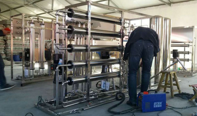 長春1-5噸反滲透純凈水設(shè)備多少錢匯河長春分廠優(yōu)質(zhì)商品價(jià)格合理