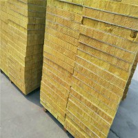 廠家批發(fā)高質(zhì)量外墻專用復(fù)合板，巖棉防火保溫板廠家【鑫燁】